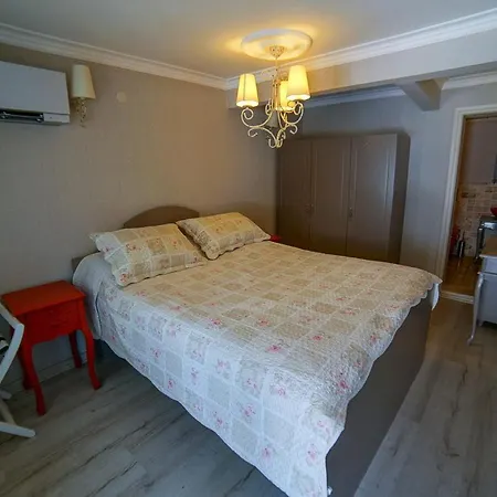 Karamela Ayvalı