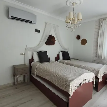Karamela Ayvalı
