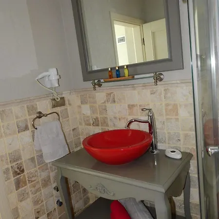 Karamela Ayvalı