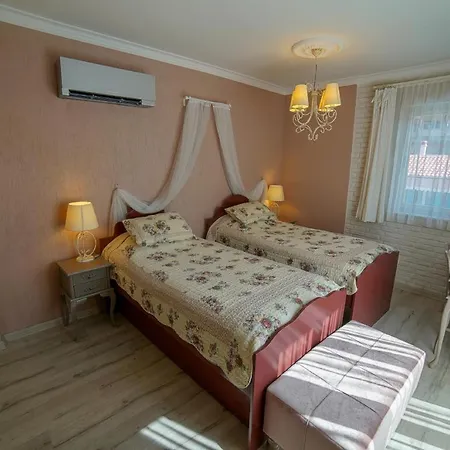 Hotel Karamela 3*