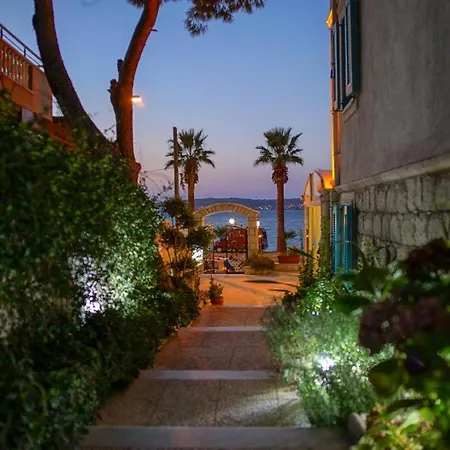 Karamela Hotel