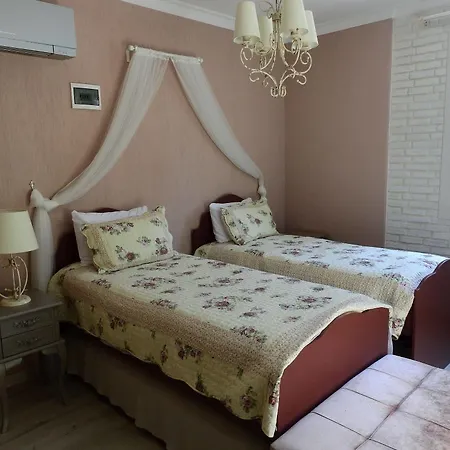 Karamela Hotel