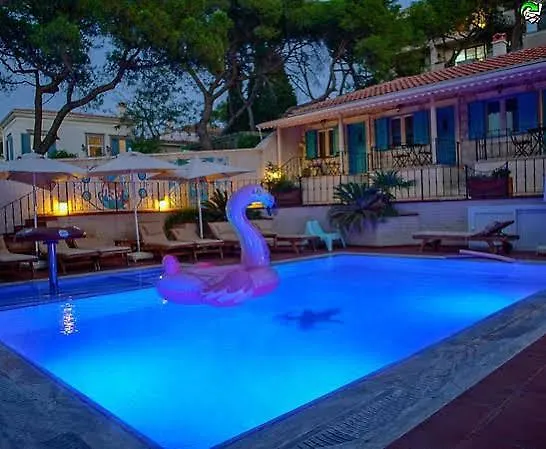 Ξενοδοχείο Karamela 3*